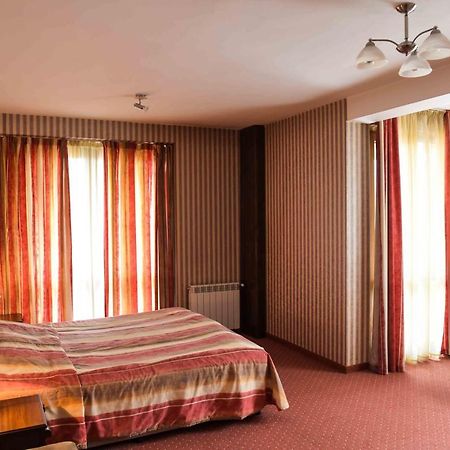 Стаи За Гости - Семейна Къща За Гости Ивел Bansko Ngoại thất bức ảnh