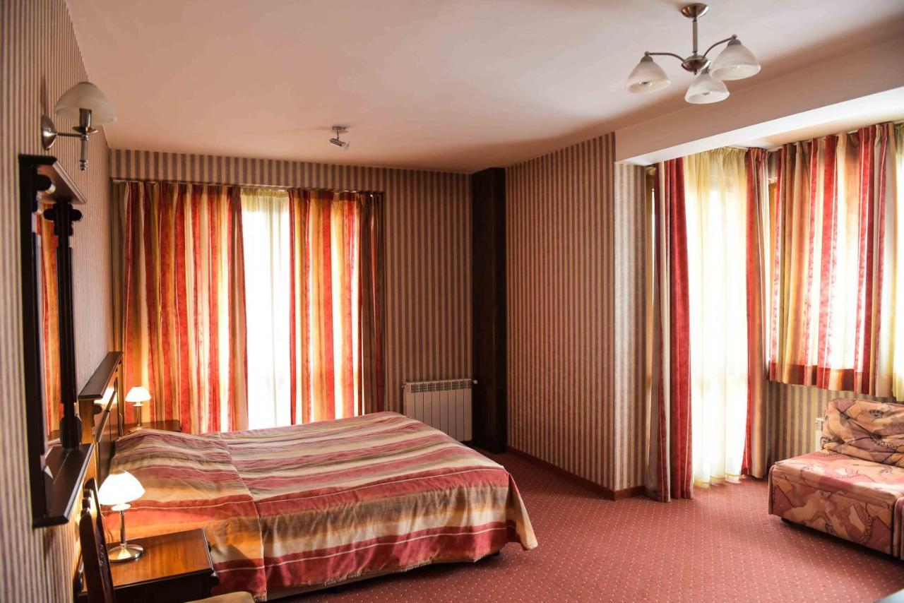 Стаи За Гости - Семейна Къща За Гости Ивел Bansko Ngoại thất bức ảnh
